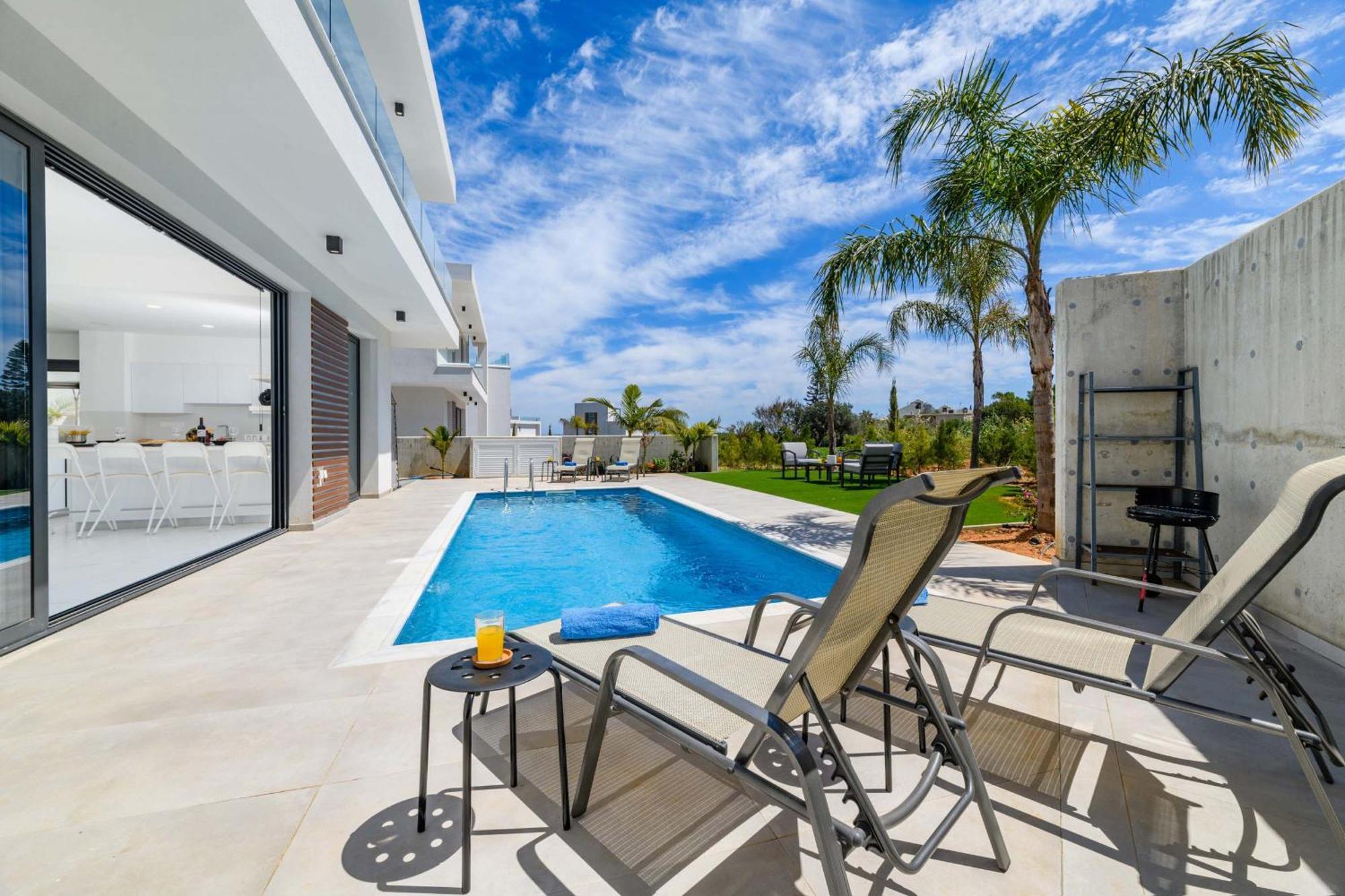 By The Beach - Royal Sapphire Villa Protaras Eksteriør billede